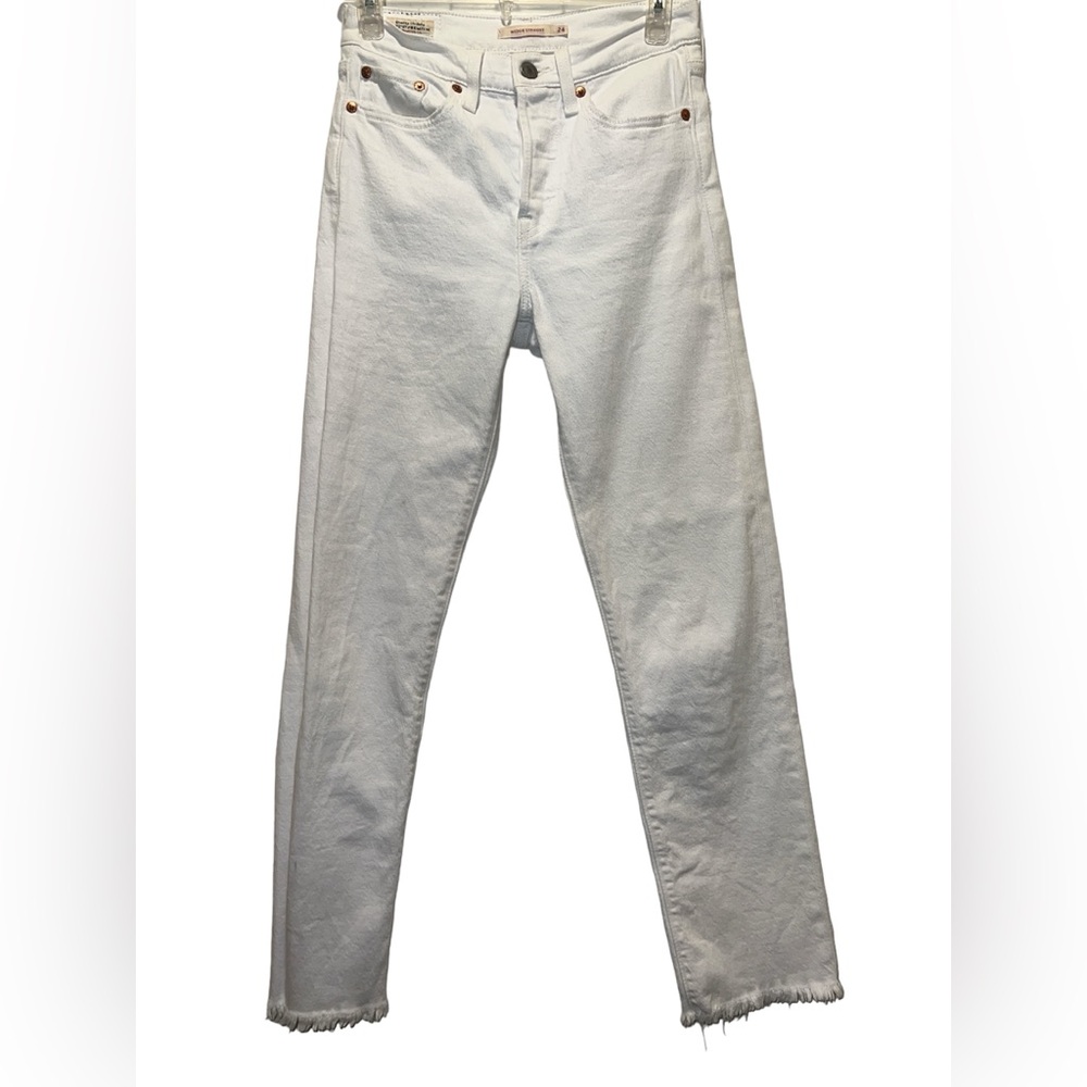 Levi’s Women’s 24 Premium Wedgie Straight Leg White Jeans